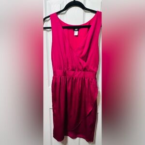 Sweet and sexy hot pink fuchsia cocktail dress 💕